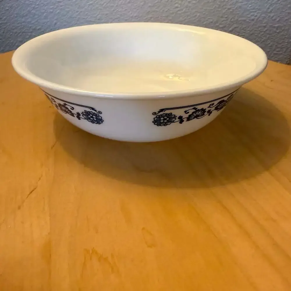 Corelle Old Town Blue Super Soup Cereal Bowl by Corning